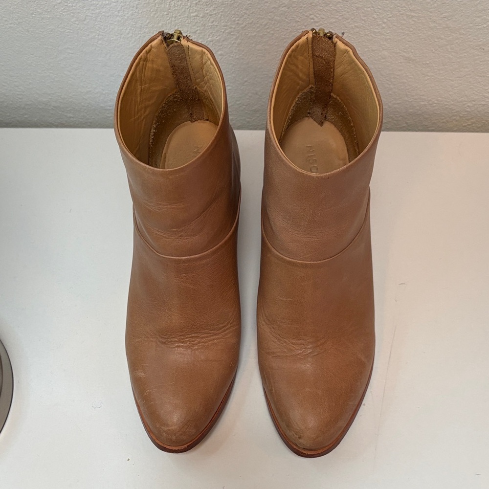 Nisolo Chestnut Leather Stacked Heel “Dari” Boots - Picture 2 of 8